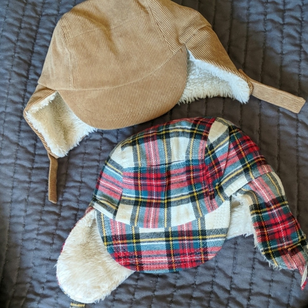 Set of 2 infant winter hats